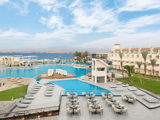 THE V LUXURY RESORT