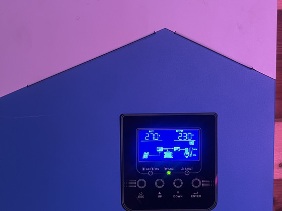 Hübriidne päikeseinverter