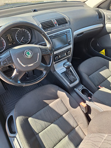 Продам Skoda . (3 фото из 5)