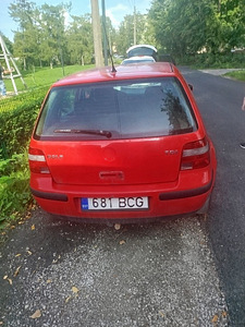 Volkswagen Golf (1 фото из 2)