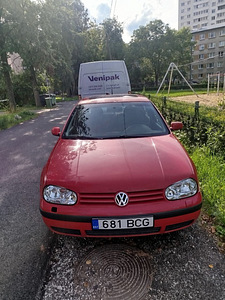 Volkswagen Golf (2 фото из 2)