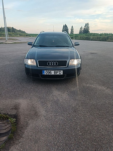 Audi A4 (1 фото из 14)