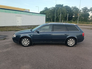 Audi A4 (2 фото из 14)