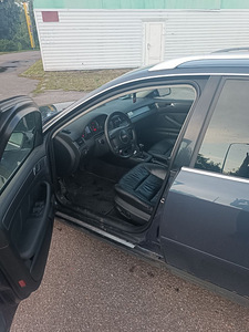Audi A4 (5 фото из 14)