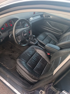 Audi A4 (6 фото из 14)