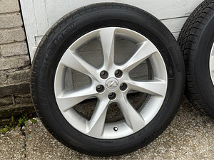 5x114.3 R19 Lexus Originaal (3 foto / 4)