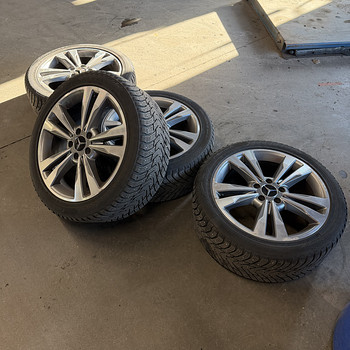 Оригинальные диски Mercedes-benz R18 с зимними шинами, 5x112