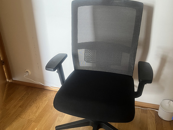 Ergonoomile kontoritool