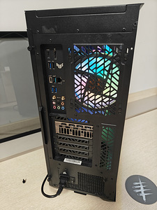 I7-13700F, 360mm AIO, 32GB DDR5, 2TB SSD, RTX 5060 Ti 16GB (3 foto / 4)