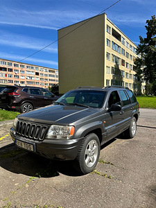 Jeep Grand Cherokee Overland 4.7 V8 A/T 190 kW (1 foto / 15)