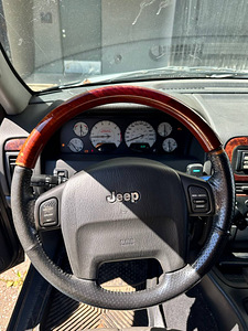 Jeep Grand Cherokee Overland 4.7 V8 A/T 190 kW (11 foto / 15)