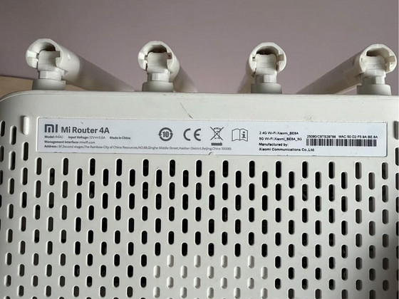 Продам WiFi роутер Xiaomi Mi Router 4А