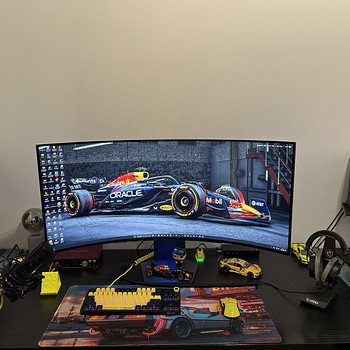 LG UltraGear 45GS95QE-B 45" WQHD OLED 240Hz