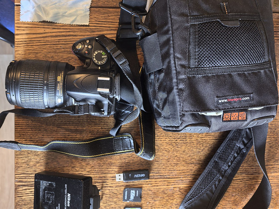 Nikon D3200 + kott + 64 GB