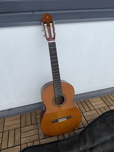 Гитара Yamaha CS40 (1 фото из 5)