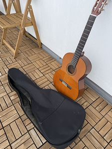Гитара Yamaha CS40 (5 фото из 5)