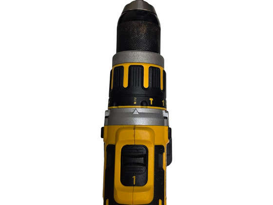 Аккумуляторная дрель DeWalt DCD795 + ак 4,0Ач 2шт + чемодан