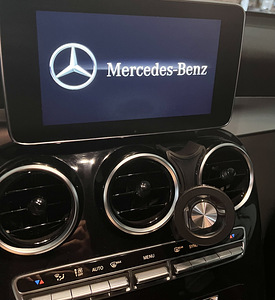 Mercedes-Benz GLC magnetiga auto telefonihoidja (1 foto / 5)
