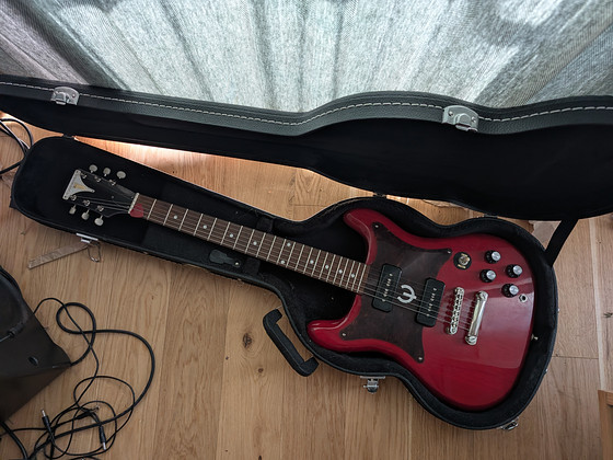 Epiphone Coronet Cherry koos kotiga