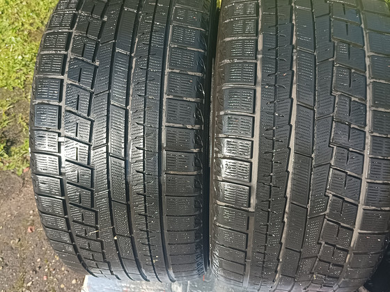 275/35R19