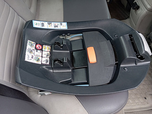 Müüa turvahäll Cybex Platinum + ISOFIX alus (0–13 kg) (4 foto / 10)