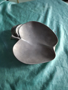 Metallkauss õunakujuline (2 foto / 7)