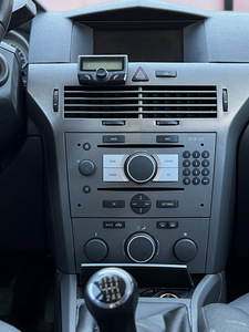 OPEL ASTRA (6 фото из 9)