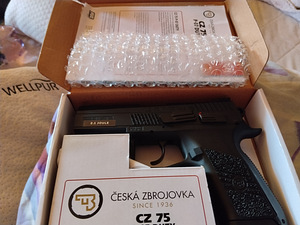 Продаю пневматический пистолет CZ 75 P-07 (1 фото из 7)