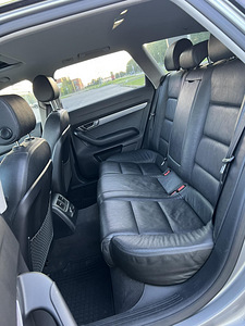 AUDI A6 AVANT (11 foto / 11)