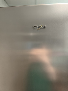 Холодильник Whirlpool (2 фото из 8)