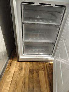 Холодильник Whirlpool (5 фото из 8)