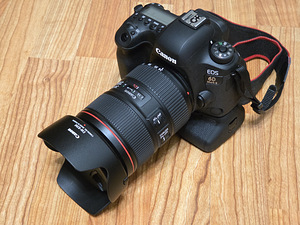 Canon EOS 6D Mark II с объективами, в рюкзаке (5 фото из 10)