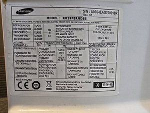 Холодильник Samsung (4 фото из 5)