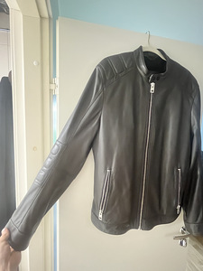 Müüa stiilne Hugo Boss nahktagi (Biker-stiilis) (3 foto / 7)