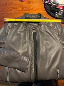 Müüa stiilne (L) Hugo Boss nahktagi (Biker-stiilis) (8 foto / 8)