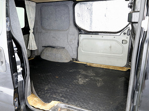 Nissan Primastar Van 1.9 dCi 74kW (7 фото из 8)