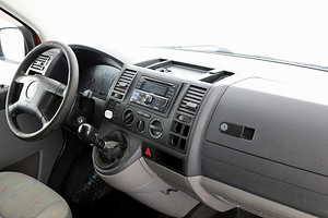 Volkswagen Transporter Comfortline 1.9 TDI 75kW (5 foto / 8)