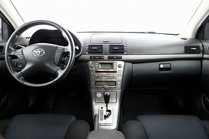 Toyota Avensis Linea Sol Facelift ATM 2.0 108kW (5 foto / 9)