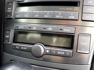 Toyota Avensis Linea Sol Facelift ATM 2.0 108kW (8 foto / 9)