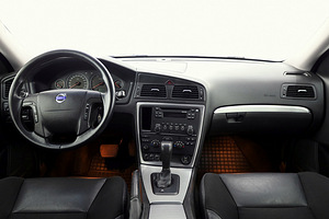Volvo V70 Summum Facelift ATM 2.4 D5 136kW (5 фото из 7)