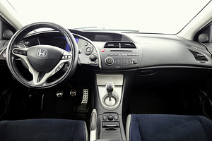 Honda Civic Elegance 1.8 103kW (5 фото из 7)