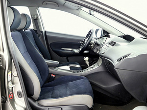 Honda Civic Elegance 1.8 103kW (6 фото из 7)