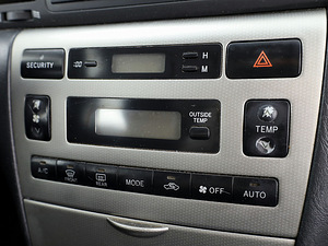 Toyota Corolla Linea Sol Facelift ATM 1.6 81kW (8 фото из 8)