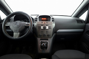 Opel Zafira Elegance 1.8 103kW (5 фото из 8)