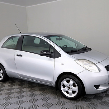 Toyota Yaris Linea Sol A-C 1.3 64kW