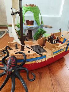 Большой корабль Playmobil с базой (1 фото из 5)
