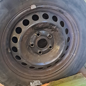 Müün suverehvidega ilukilpidega velgi.