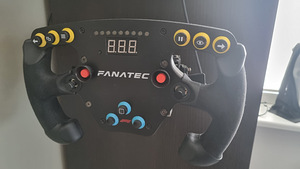 ClubSport Steering Wheel F1 Esports V1 (1 фото из 1)