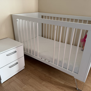 Little Sky Blanka Convertible Baby Cot/Bed + bedside cabinet