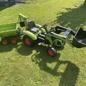 Traktor pedaalidega/ Трактор с педалями